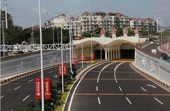 中国大陆第三条公路海底隧道试通车